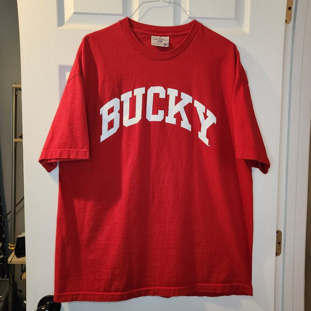 University of Wisconsin Red Men's UWM Bucky XXL Men's T-shirt - Picture 3 of 4